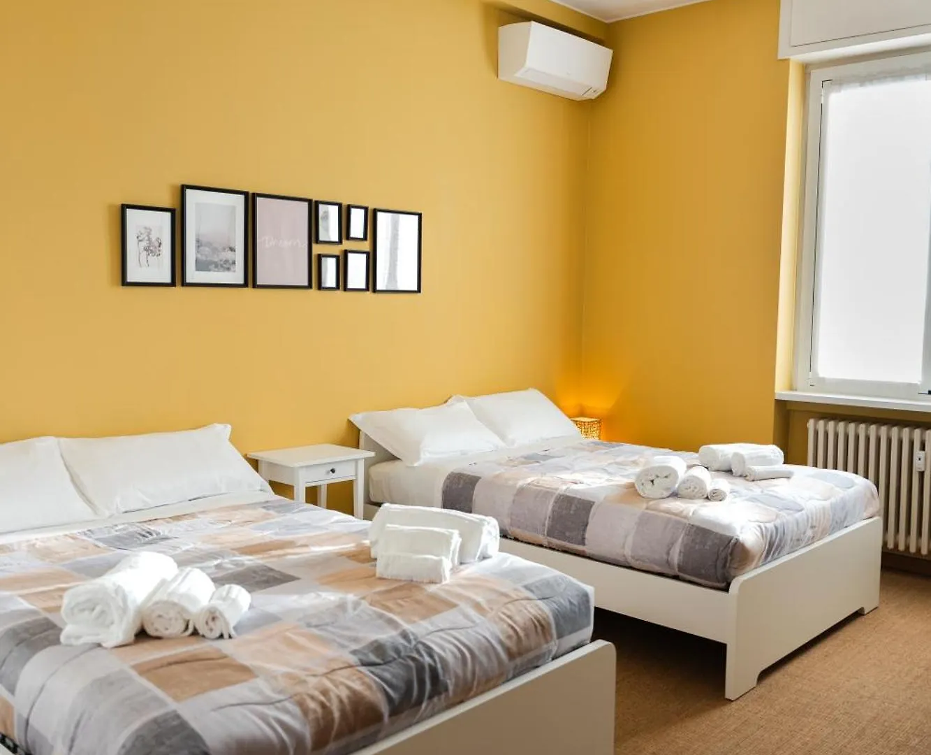 Milano Citta Vicino Metro Apartment 0*, Milan Italy
