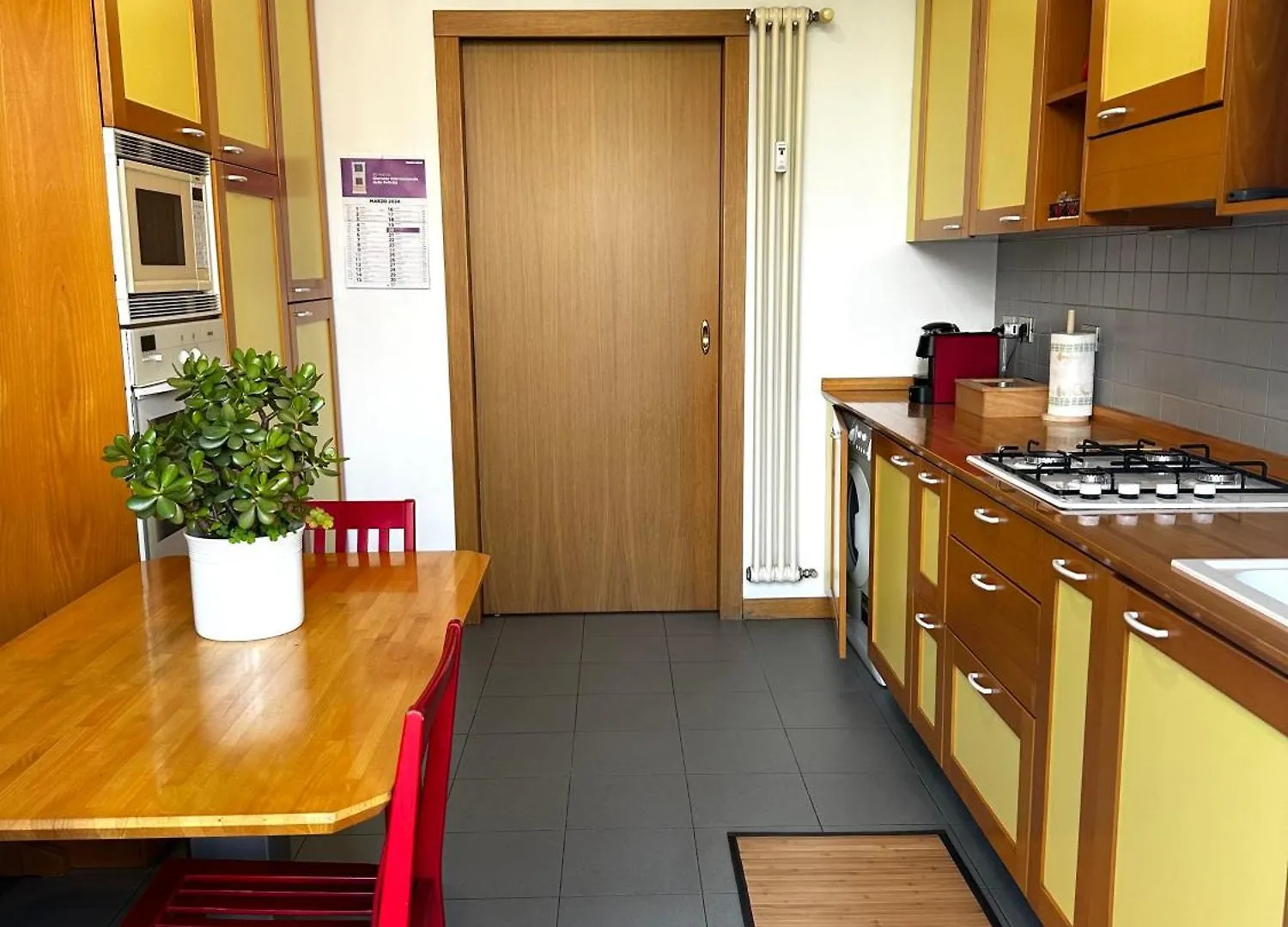 Milano Citta Vicino Metro Apartment 0*, Milan